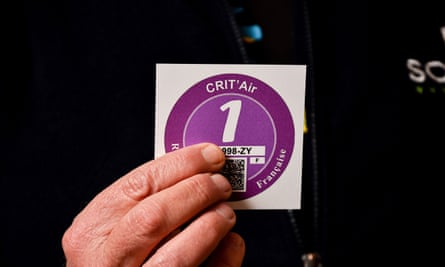 RAC reminds British drivers they must show clean air sticker in French cities